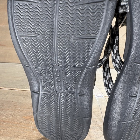 crocs swiftwater womens size 7 shoes black strappy braided comfort sandals - Picture 7 of 9